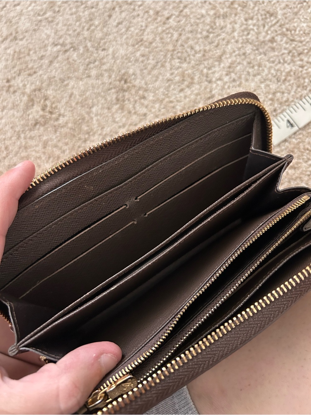 Louis Vuitton Large Zippy Wallet - Picture 10 of 12